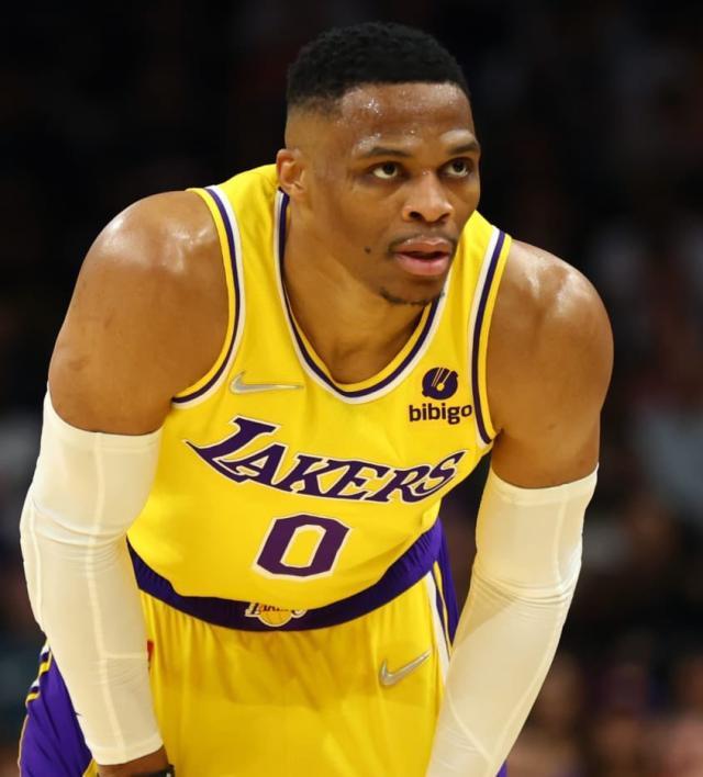 kaiyun体育-詹眉韦少通电话誓要携手共进 湖人还要交易吗？